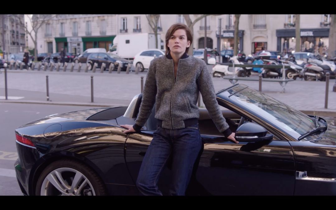 法国电影《男人要自爱》,讲的是一个成天骚扰女性的混球突然发现男女