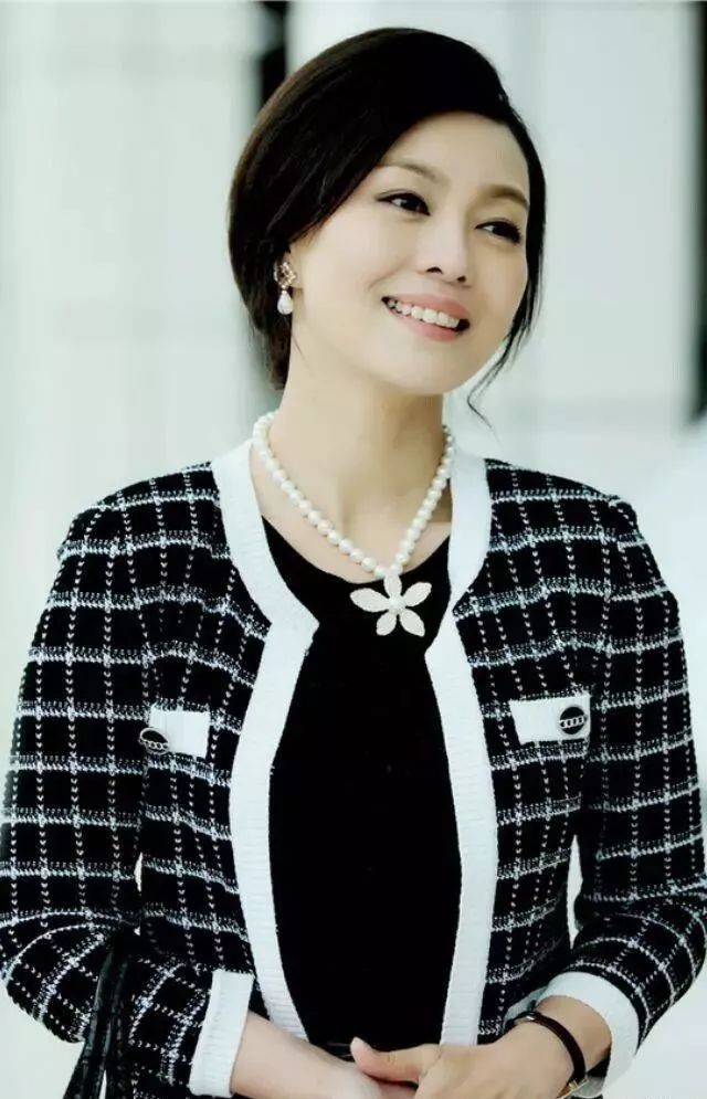 50岁国民妈妈荣蓉如今家庭很幸福