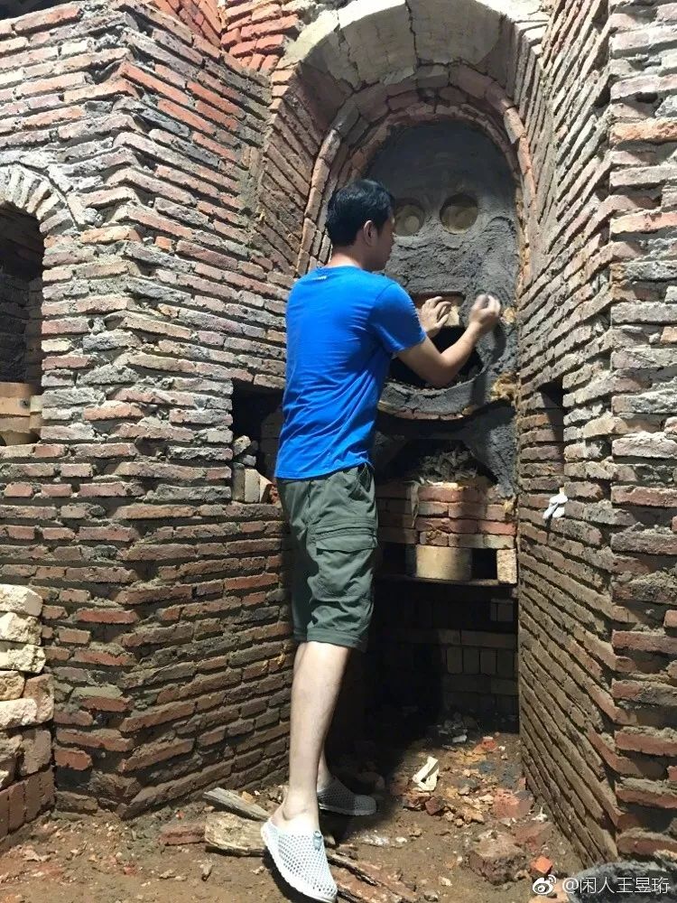 水哥王昱珩:神话般存在,励志型人生,网友却担心他靠什么挣钱,我笑了_