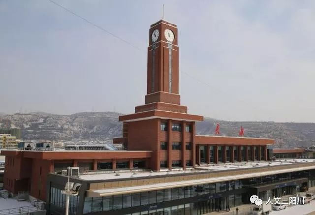 【人文三阳川】天水火车站历史悠久,站房48米钟楼成为城市地标建筑!