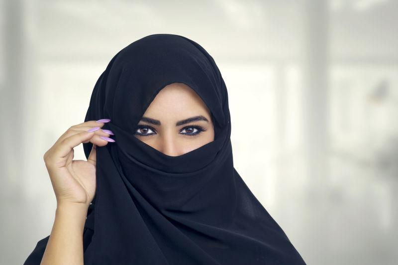 要是嫁给迪拜土豪的女人真的过上幸福的生活吗却要承受这个苦果