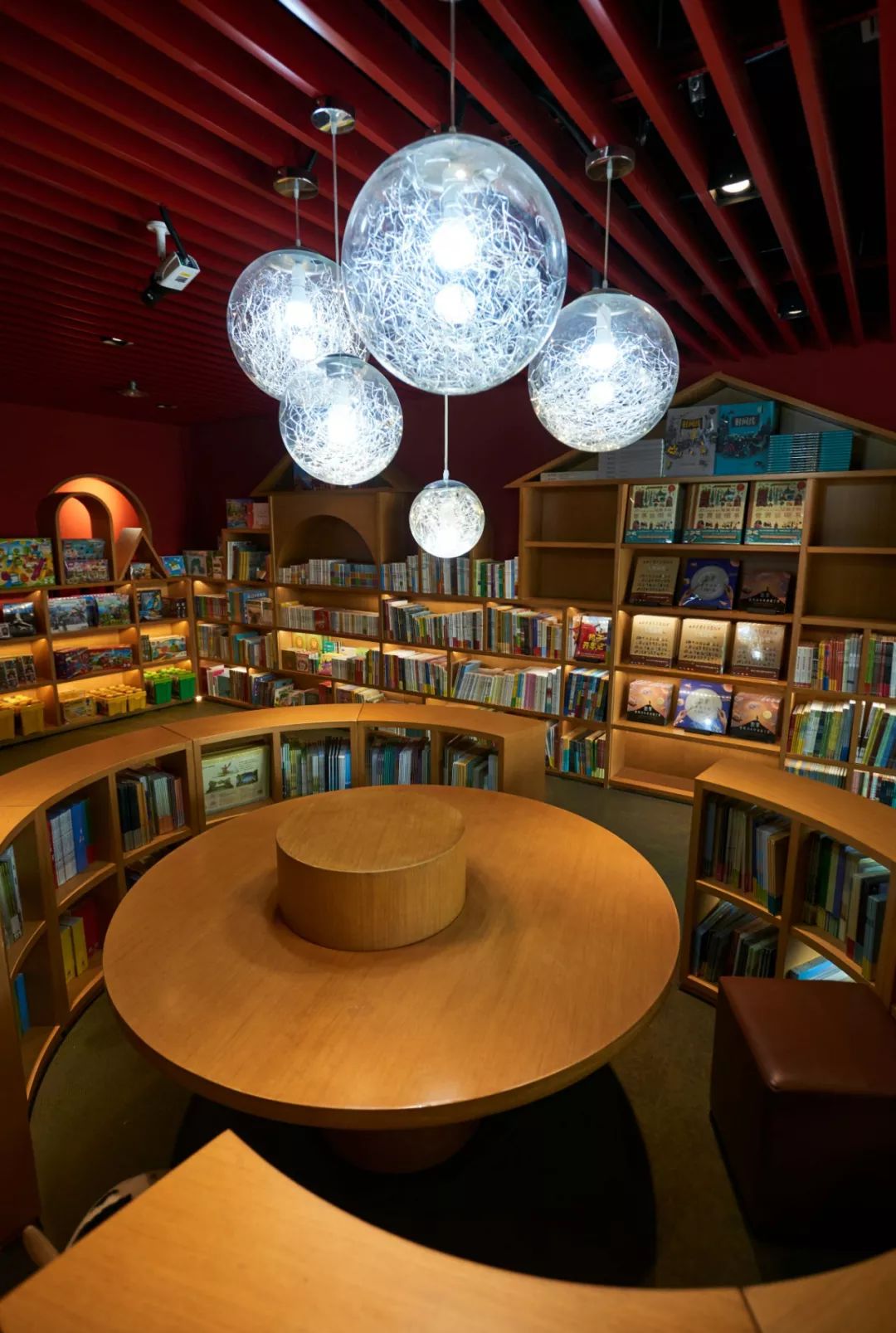 建投书局国贸店永安里店荣膺北京最美书店与特色书店啦