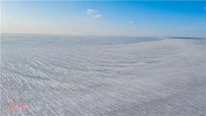 天空的视角!查干湖开始封冰,够震撼!