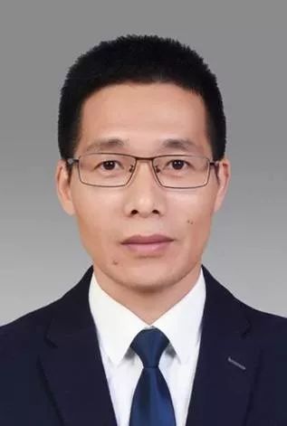 浙江苍南人,中共党员,2005年9月参加工作,大学学历,现任苍南县灵溪镇