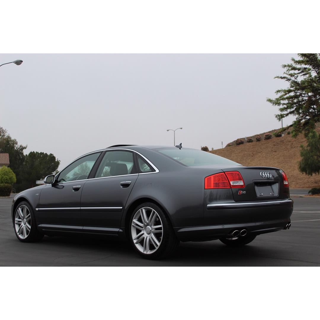 仍然保留"浓浓商务风"的2008款奥迪s8!