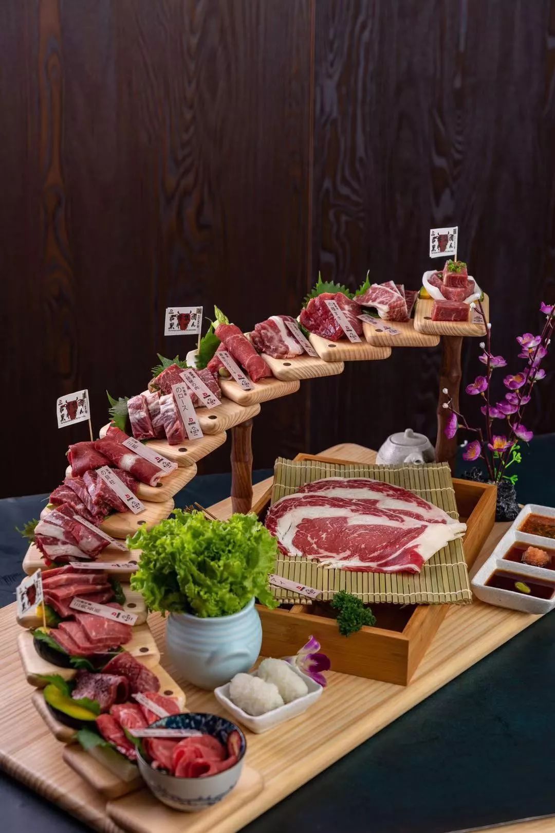 超豪华的15步梯全牛宴 三拼刺身 牛肉拉面 甜品…_部位