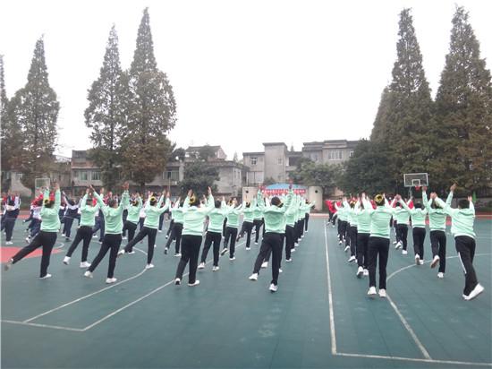 雨城区草坝中学2019冬季田径运动会取得圆满成功(图2)