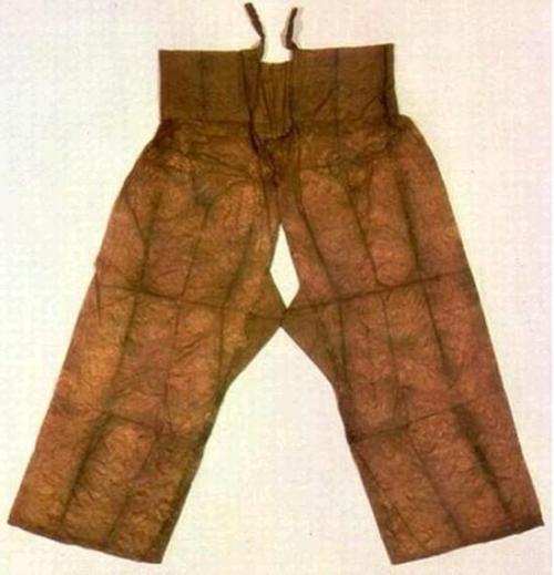 古代女人的内衣是肚兜那她们到底有没有穿小裤裤