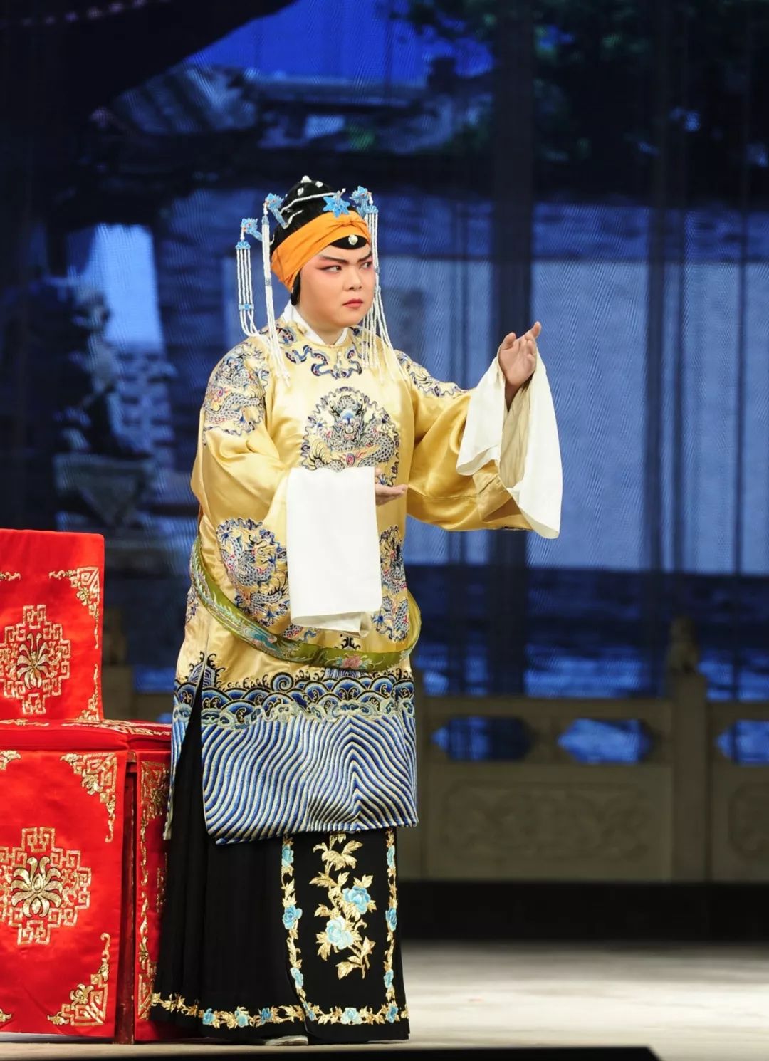 19时《春闺梦》主演:张火丁(特邀)宋小川(特邀)司鼓:李金平(特邀)操琴