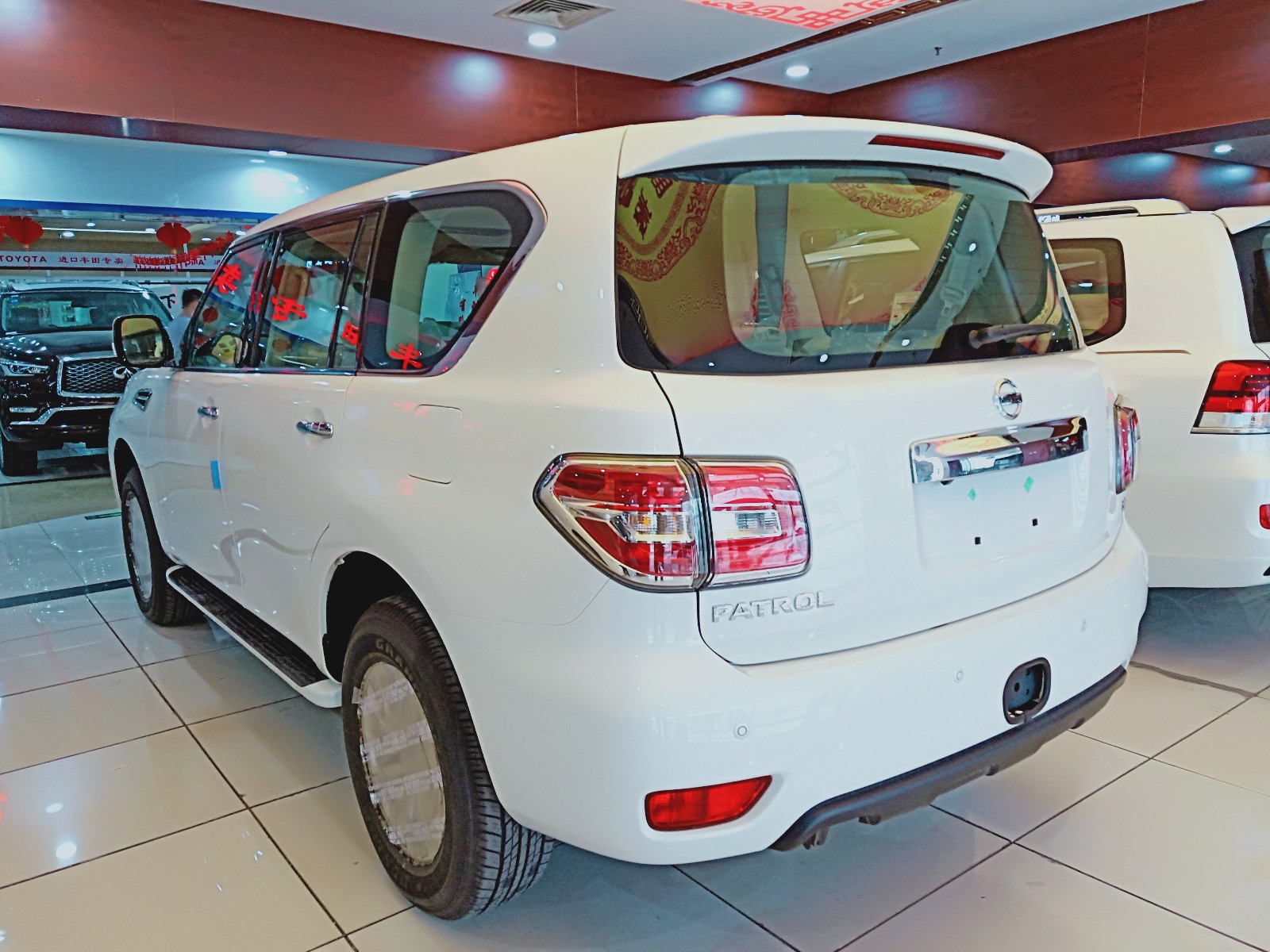 平行进口19款尼桑途乐40se版