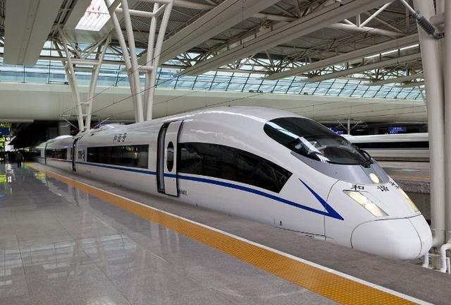 佟大为,蒋欣:《奔腾年代》绿皮到高铁,上演中国速度背后的故事