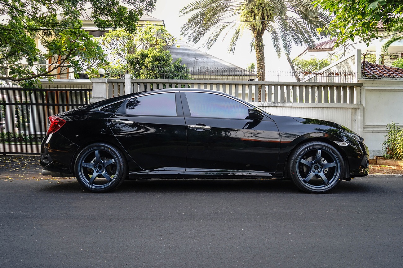 本田十代思域改装升级rays19寸轮毂