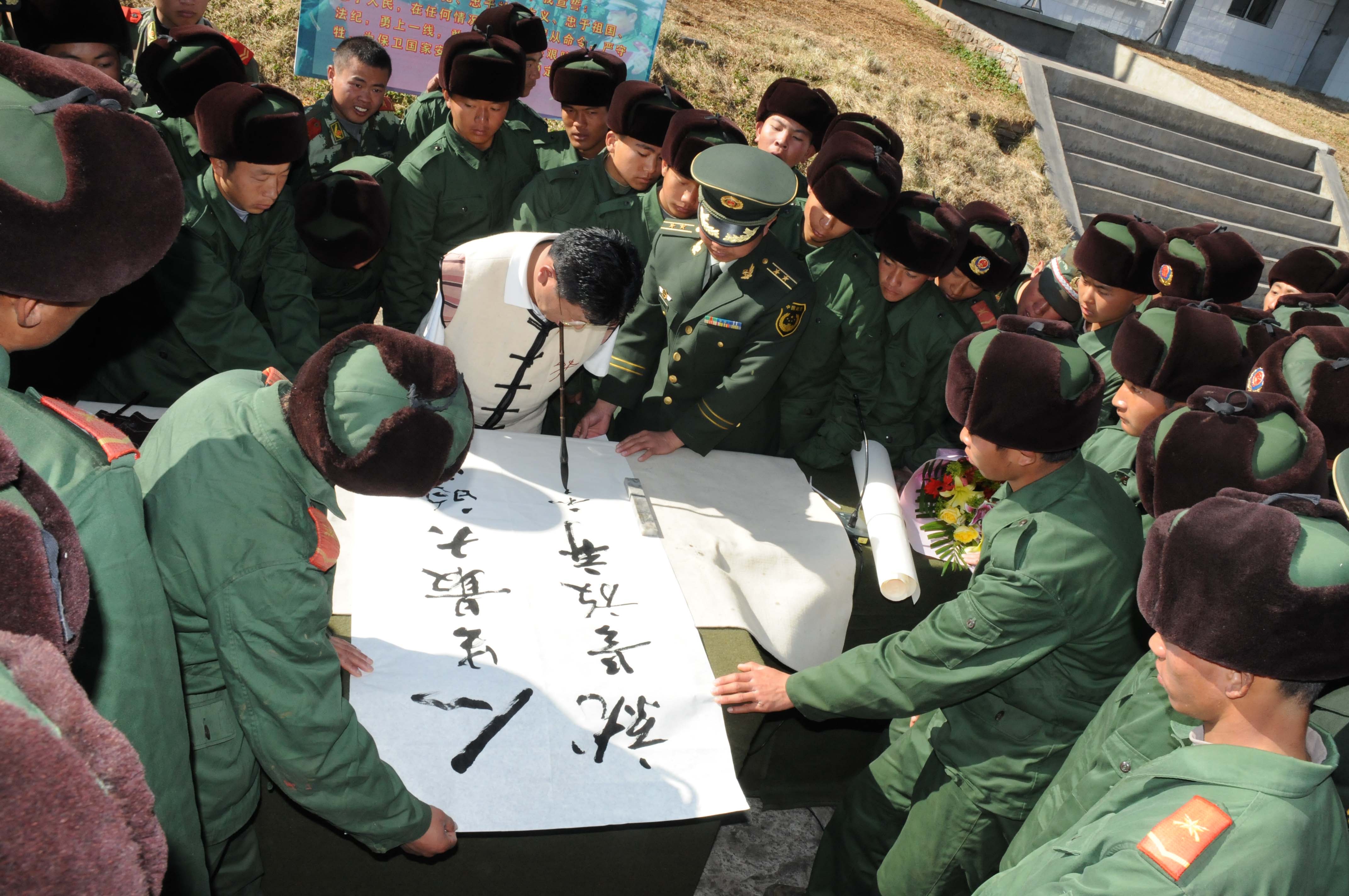 折翼雄鹰勇夺32块金牌 无臂书法家震惊中外