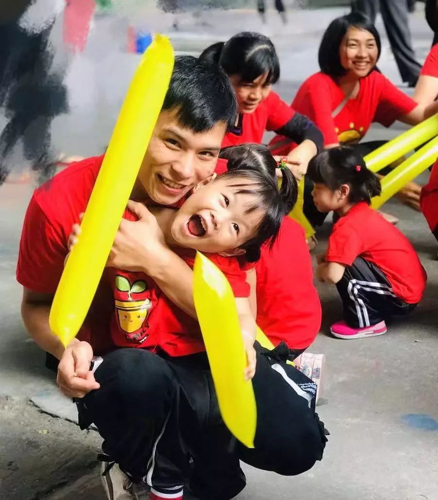 "情暖家园 律动我心" 亲子运动会——金苹果二园