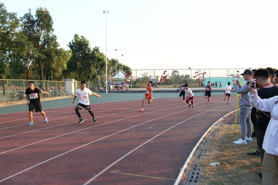 男女4*100米 | 燃烧梦想,奋力奔跑_接力赛