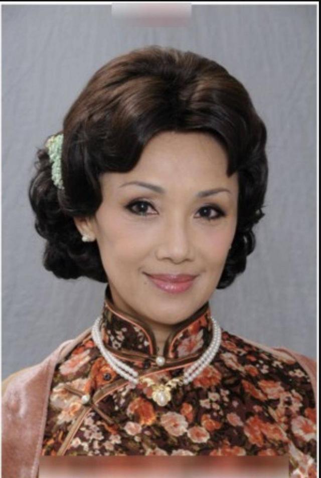 金牌老戏骨因脑膜炎住院还患上抑郁症 如今老公照顾病情好转_杜燕歌