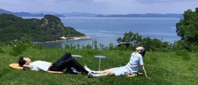 第二对:星野志坚和韩振合体照片微博沈肯尼,1988年出生,独立作家,毕业