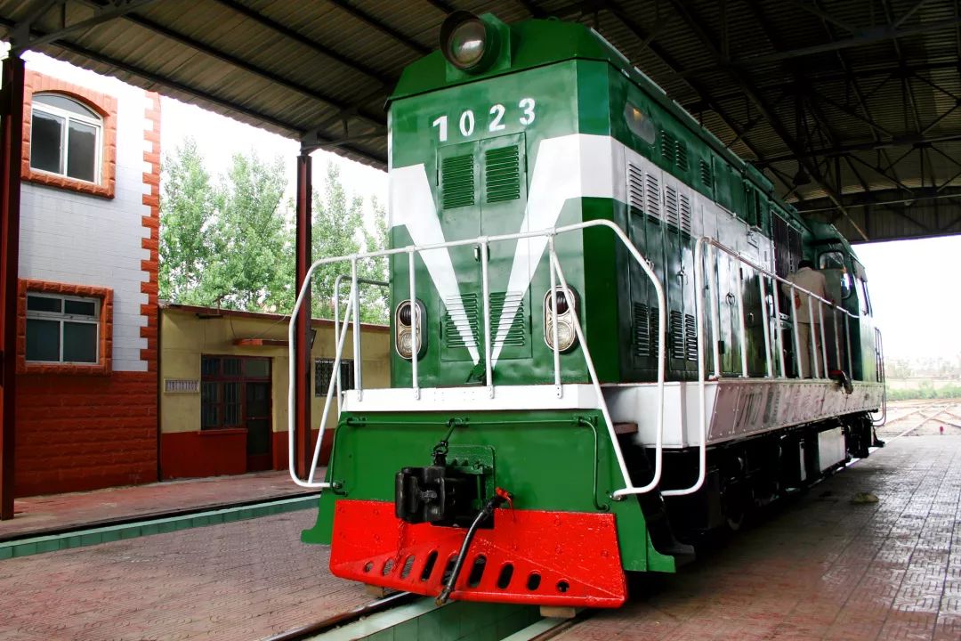 gk1f液力传动内燃机车df10d电力传动内燃机车gk2b液力传动内燃机车