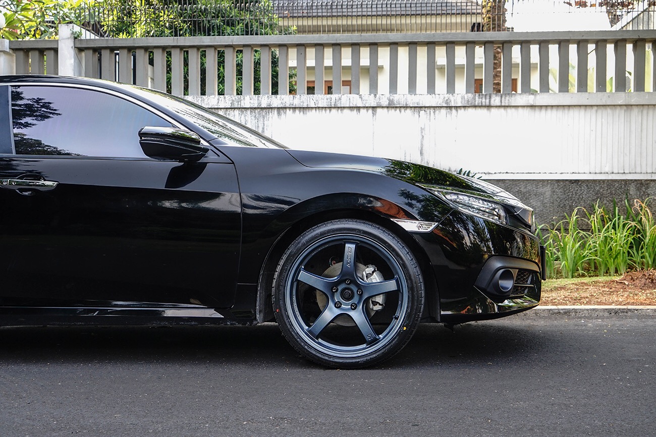 本田十代思域改装升级rays19寸轮毂