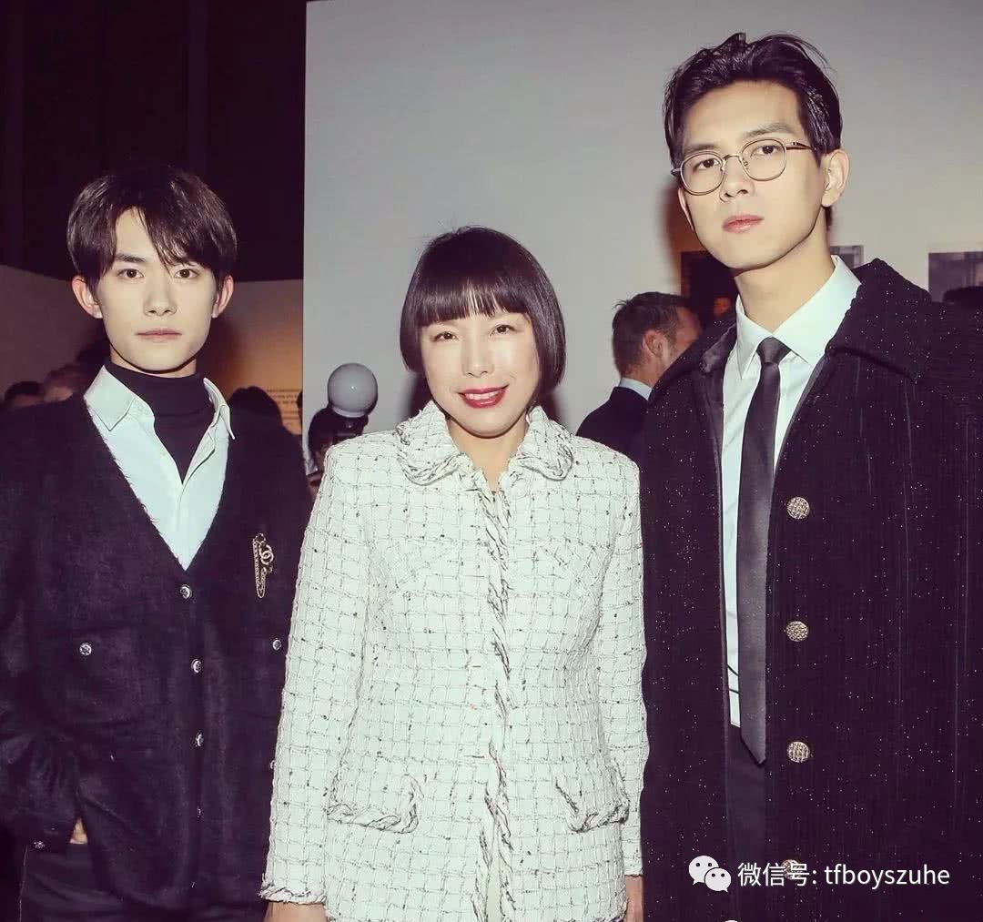 慕了vogue主编张宇老师在绿洲晒出与易烊千玺和李现的合影照