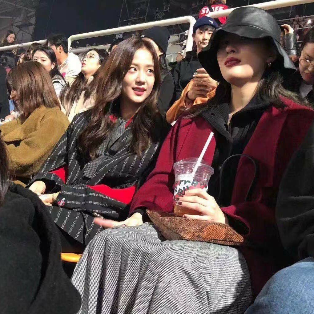 redvelvet的友谊遍地开花blackpinkjisoo宣美泰妍现身今日rv演唱会