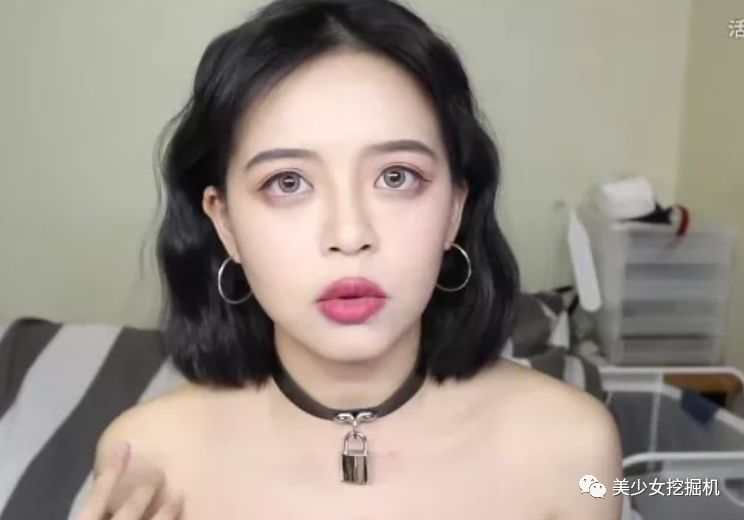 自称英韩德中四国混血的网红,鼻子假到都能滑滑梯了!