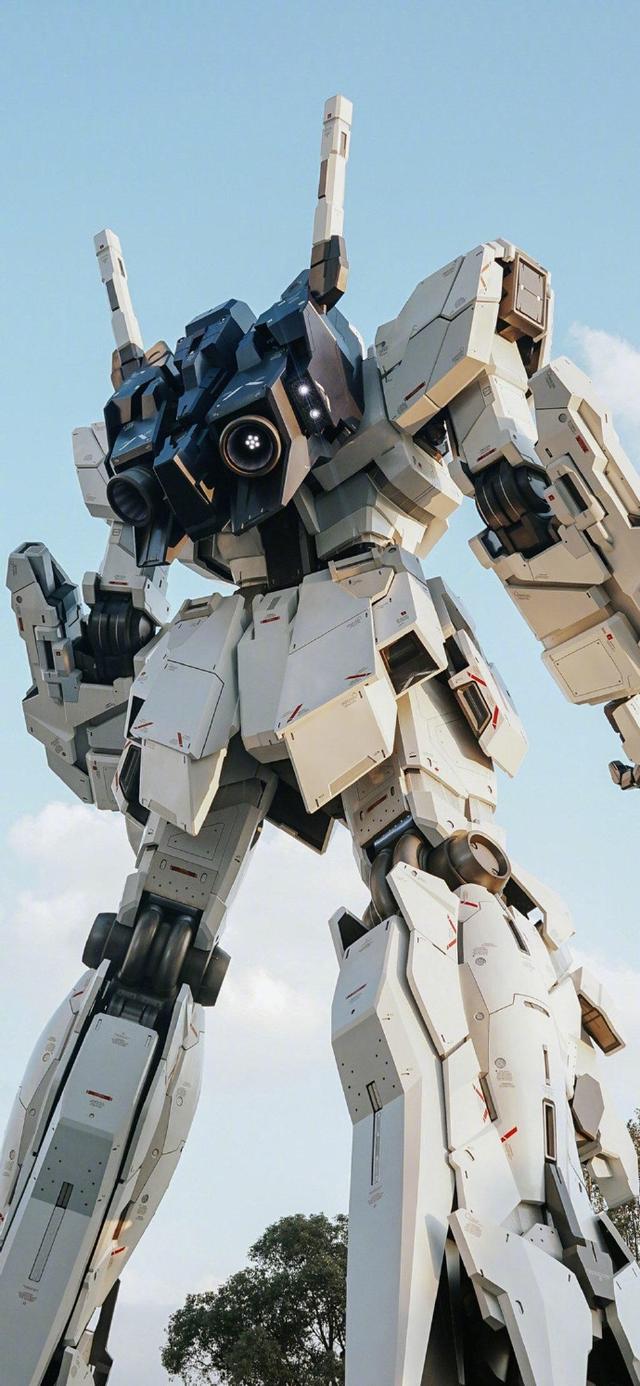 网友分享等身大高达照片曾面对台风屹立不倒每张都能做壁纸