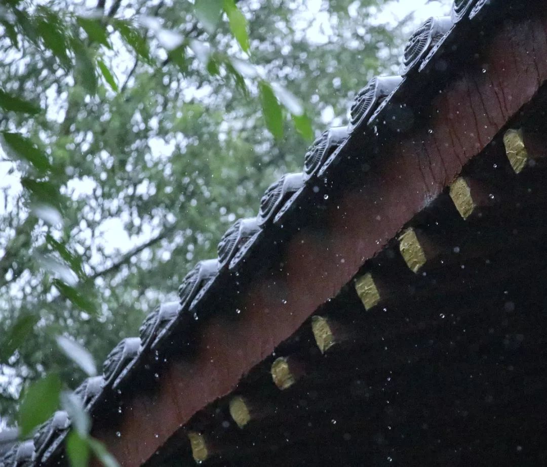 檐雨,江南最美的诗词_屋檐