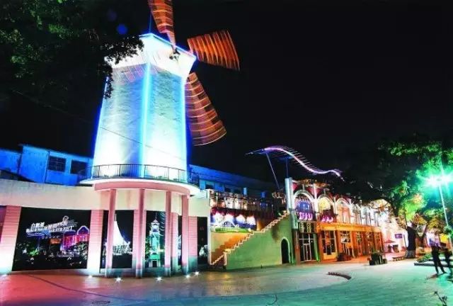 白鹅潭风情酒吧街:"香港兰桂坊"