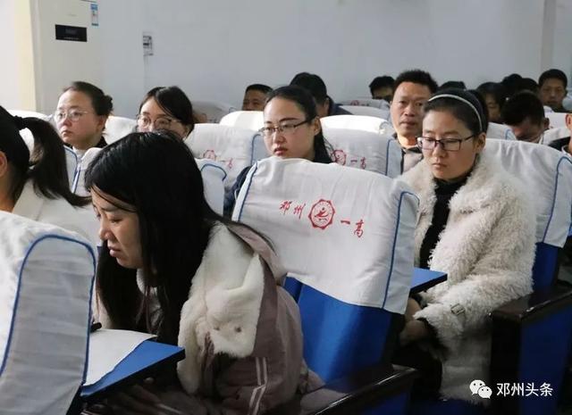 邓州市一高中特邀时代楷模张玉滚到校作先进事迹报告