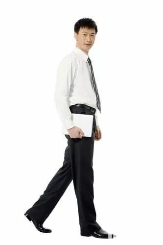 礼仪工坊走姿介绍丨"走"出自信步伐