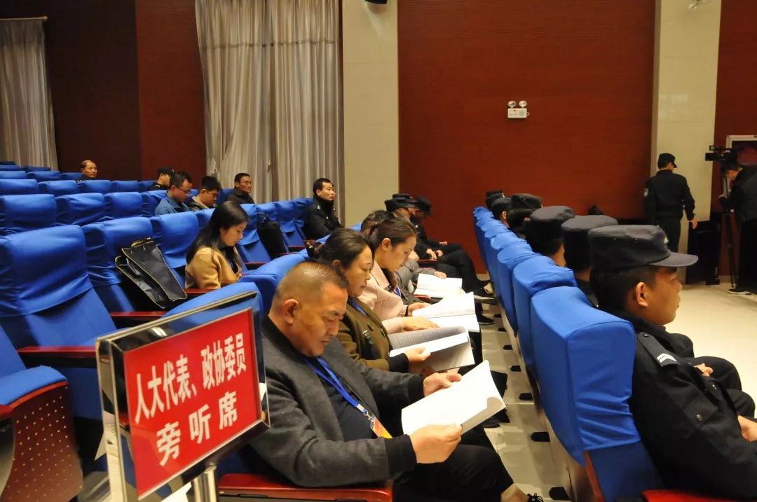 霍邱县法院公开宣判被告人刘如安等12人涉黑案首犯获刑二十年