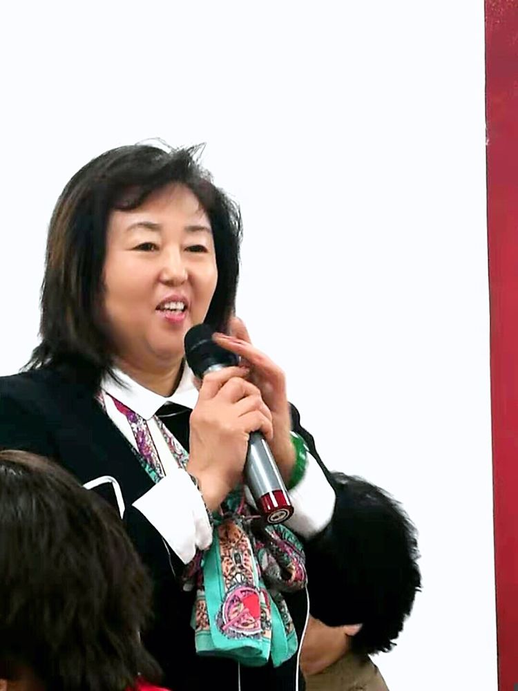 《不在乡愁》 朗诵者:陈亚军《中华颂》 朗诵者:杨翠娥《新愚公移山》