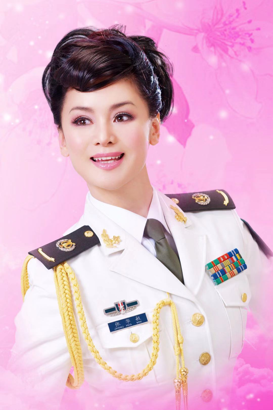 著名女高音歌唱家张华敏应邀参加星公益歌曲大赛颁奖盛典