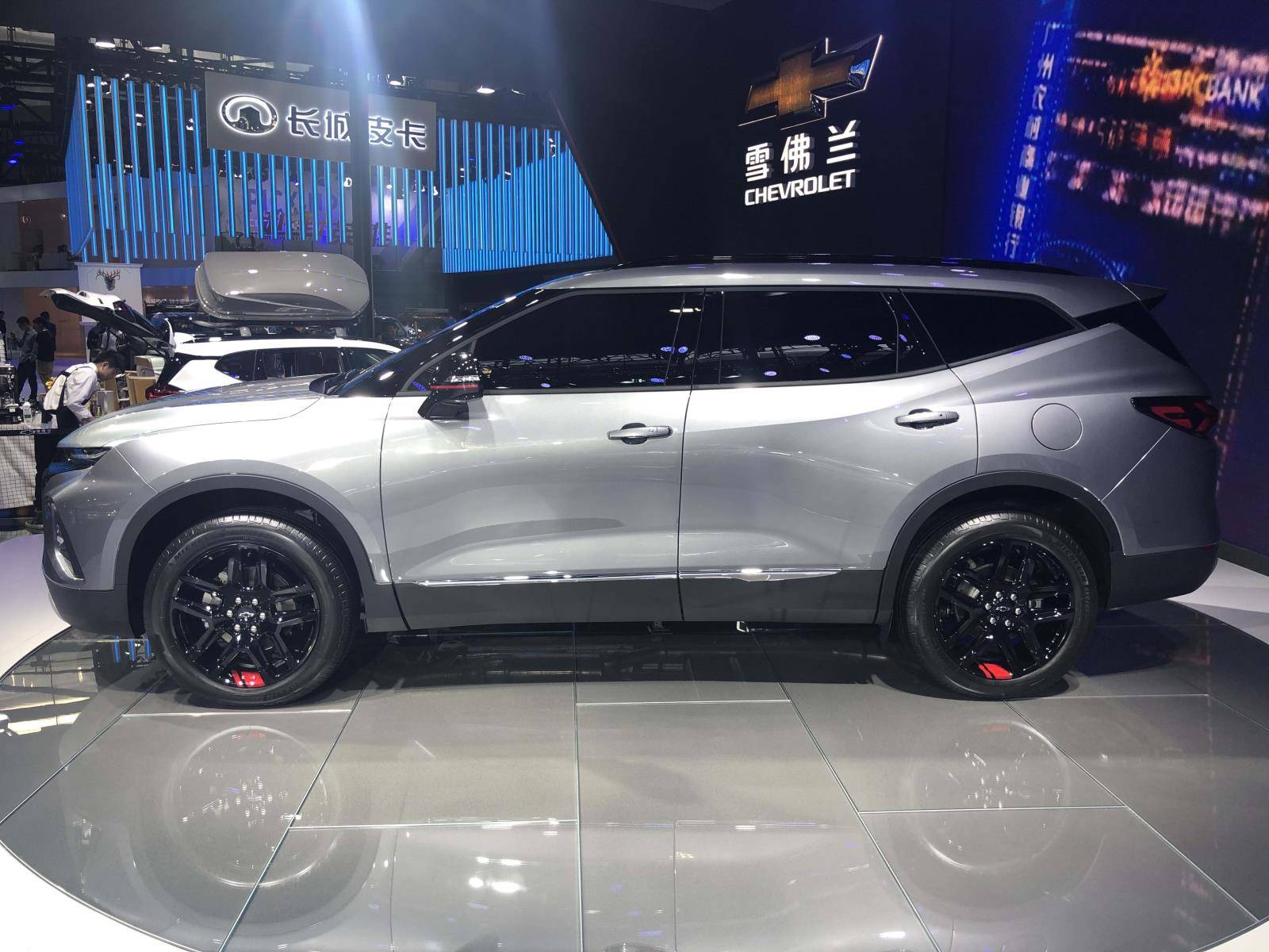 雪佛兰大型suv开拓者亮相广州车展