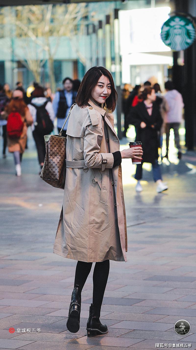 原创街拍秋冬穿搭流行风向标摆脱路人甲街头潮人最爱的时髦单品