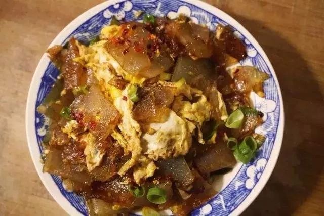 天冷了,吃碗煎凉粉去!