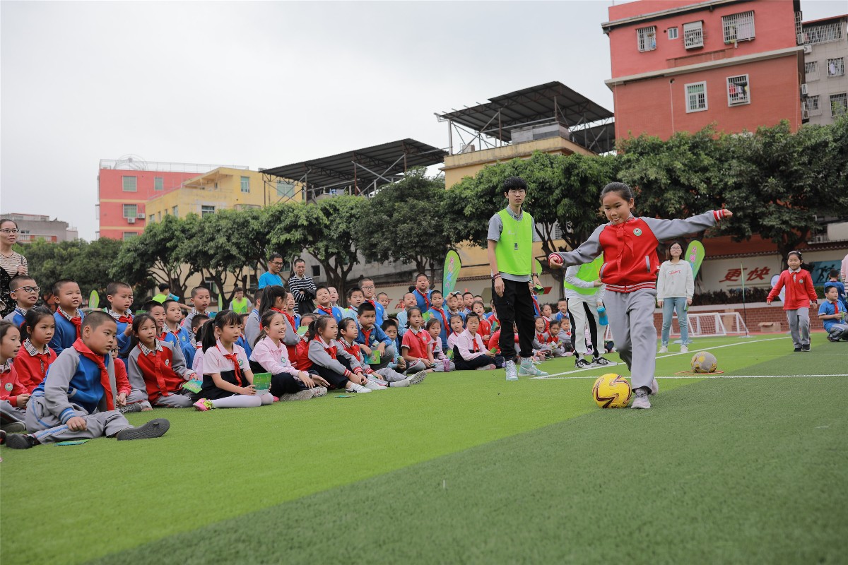 贯彻快乐乐安小学校园足球嘉年华暖冬开幕