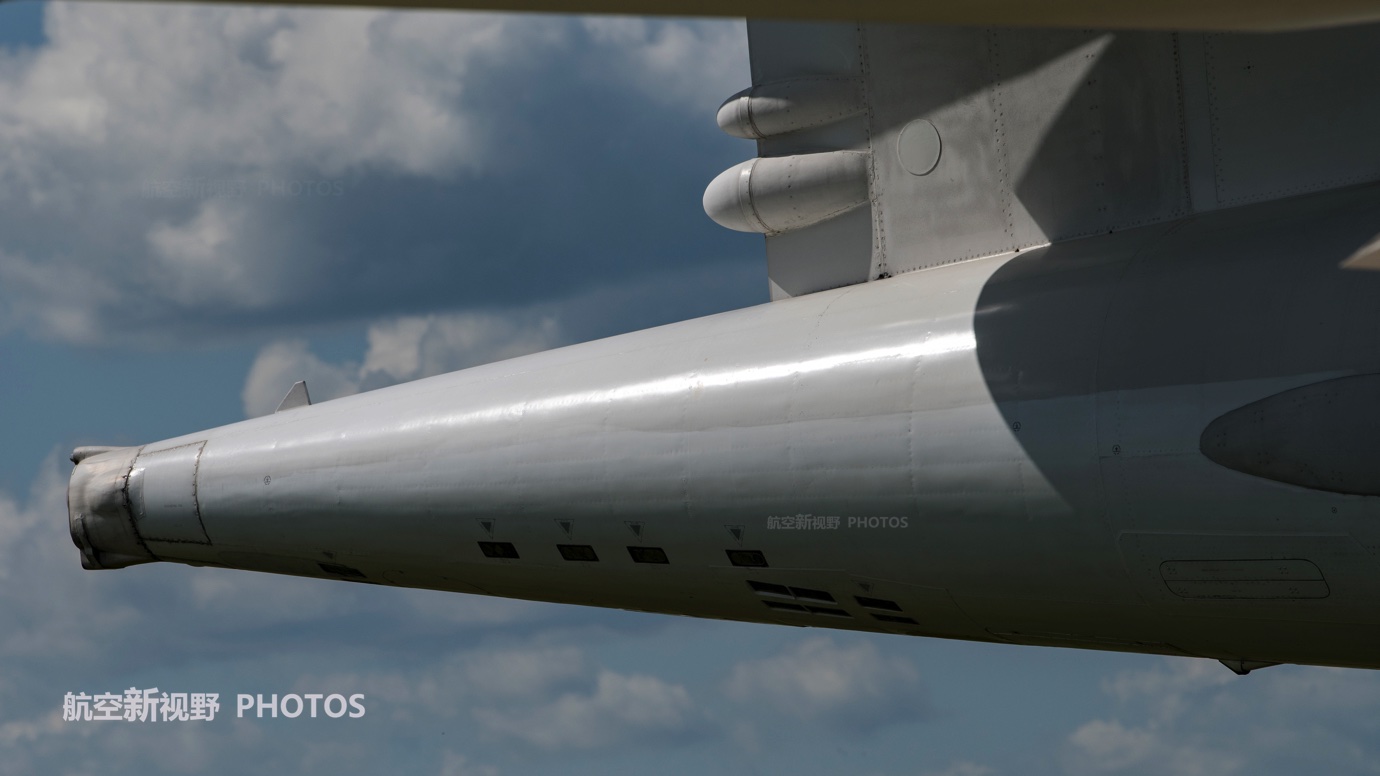 图160战略轰炸机自重110吨最大载弹量达45吨最佳大型攻击兵器