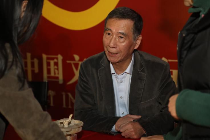 刘学贤专家介绍:现为中国文物学会会员;北京古玩文物艺术协会专家鉴定