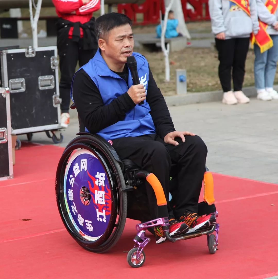 生命之歌公益网江西站站长赖赣昌进行了感人至深的残疾人励志演讲,以