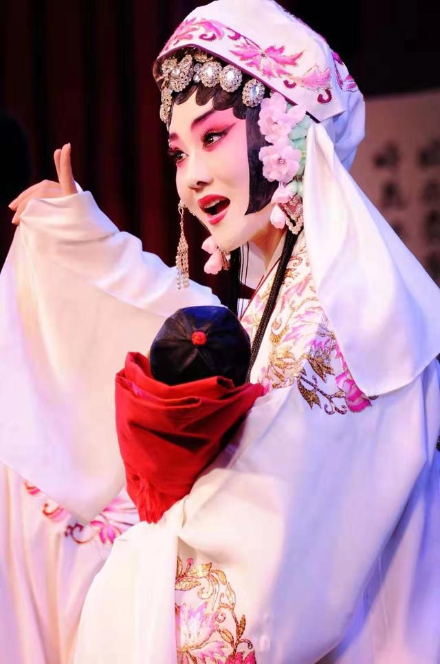 陈张霞剧照欣赏青衣廿载三生梦,惊鸿一瞥两百年.