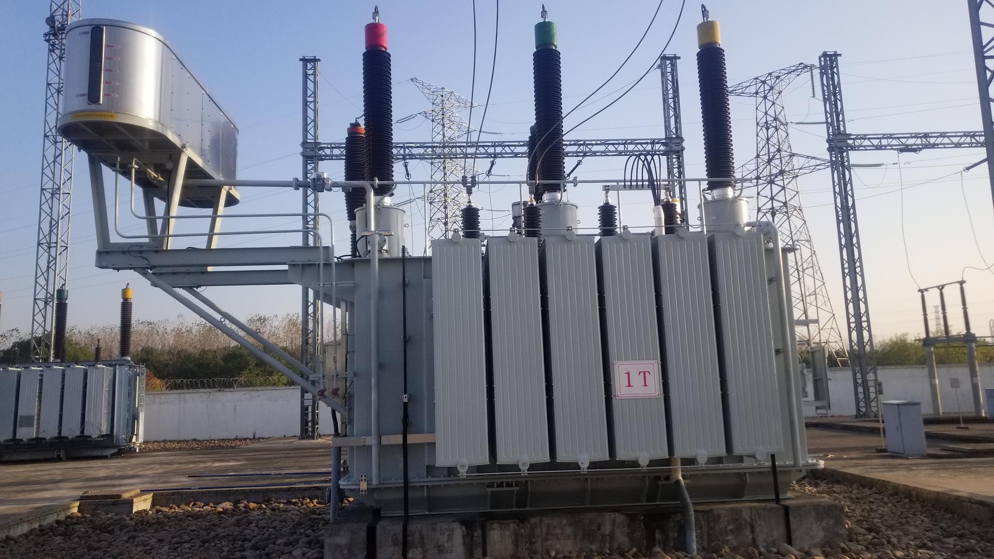 衢宁铁路衢州牵引变电所首台主变成功带电_试验