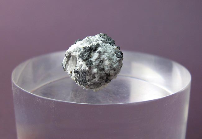 钛辉无球粒陨石科研图片