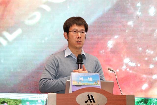 名家讲座第三部分由何晓亮教授,莫乃新教授,吴升教授,吕建林教授主持