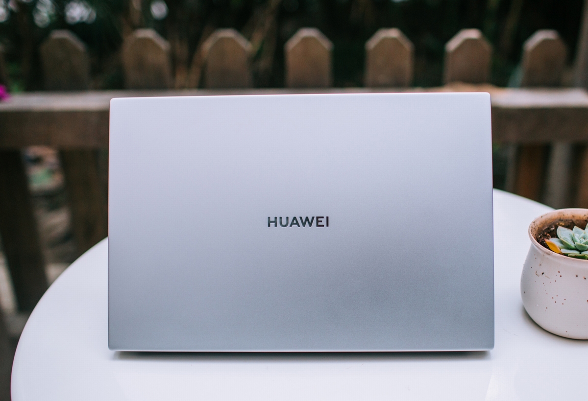 何为无界全面屏华为matebookd14锐龙版给你最终答案