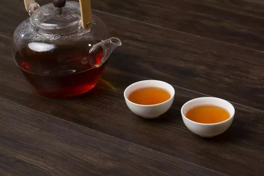 冬天這五類人適合多喝茯茶