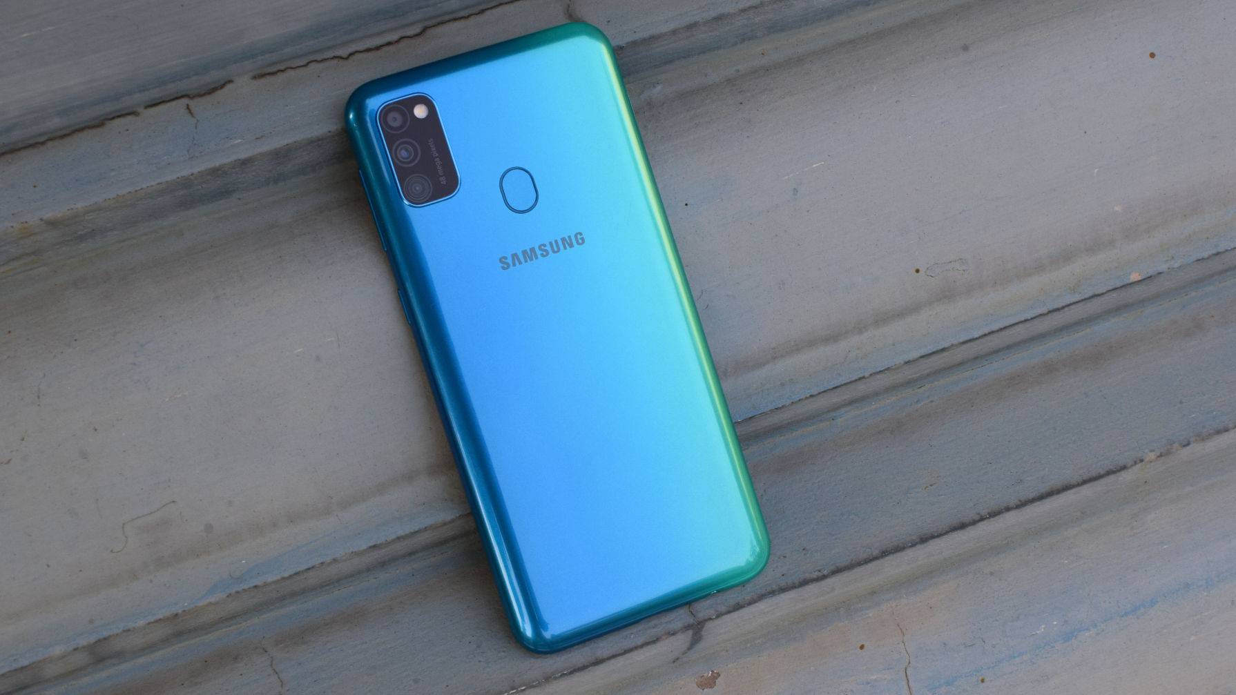 矩形五摄120hz刷新率屏幕明年的三星galaxys11可能长这样