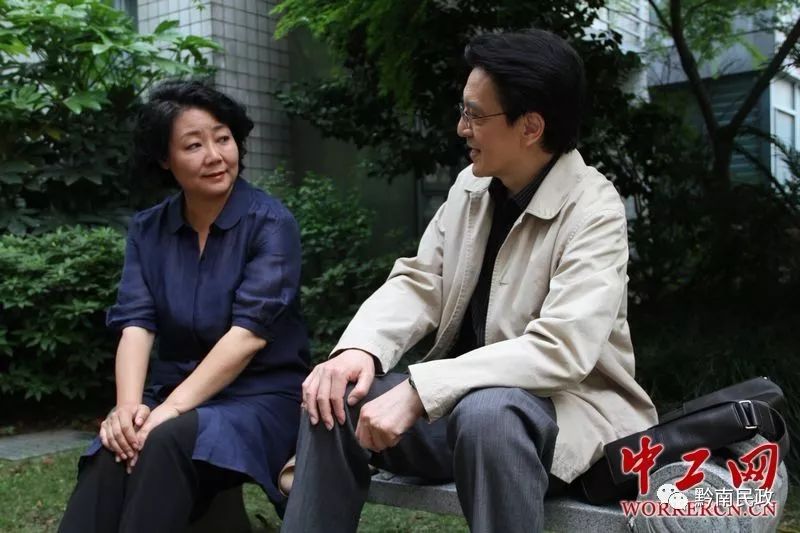 黔南州民政局机关工会组织观看电影《娘家人》