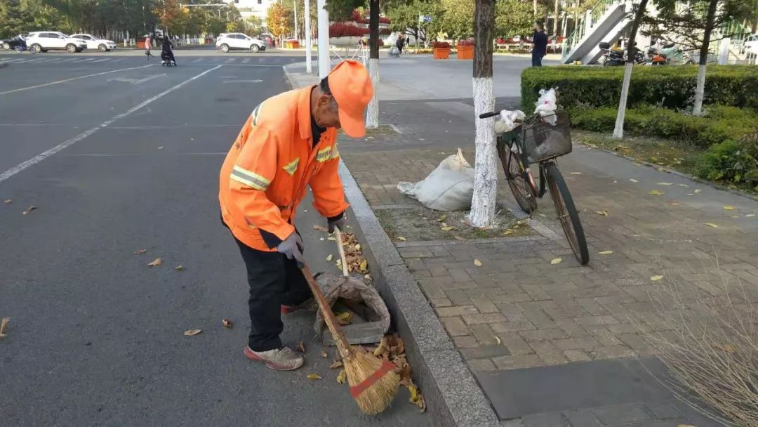 投稿当你抱怨生活不易时请看看宝泉岭各行各业的人们
